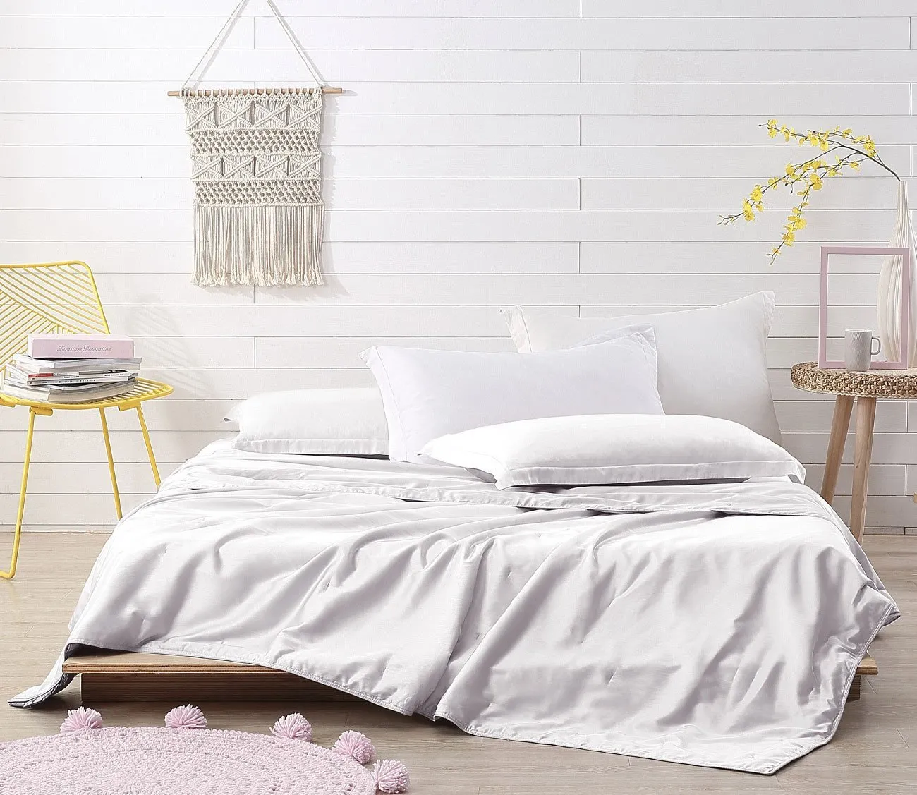 Martha Stewart 300TC Cotton Rayon Blend Light Warmth Silk Comforter