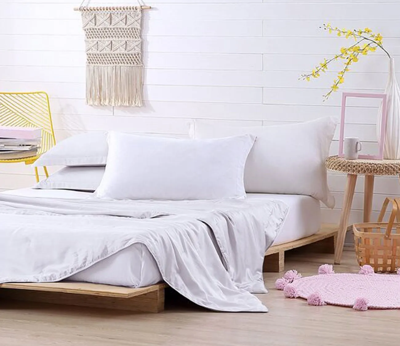 Martha Stewart 300TC Cotton Rayon Blend Light Warmth Silk Comforter