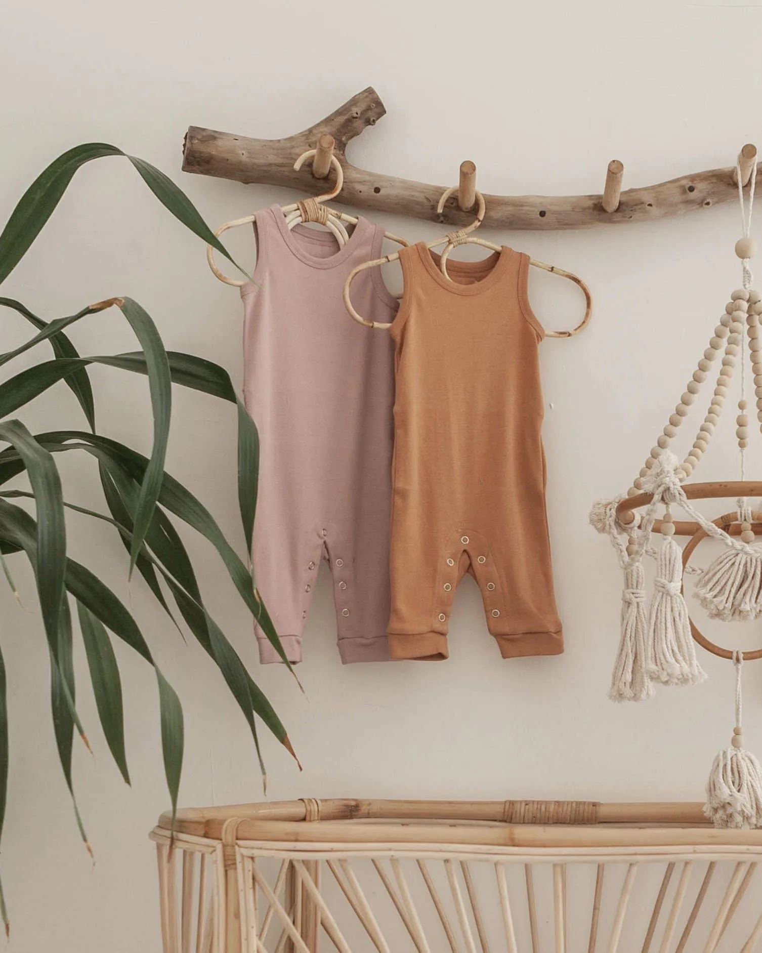 Rainbow Rattan Hanger for Mini