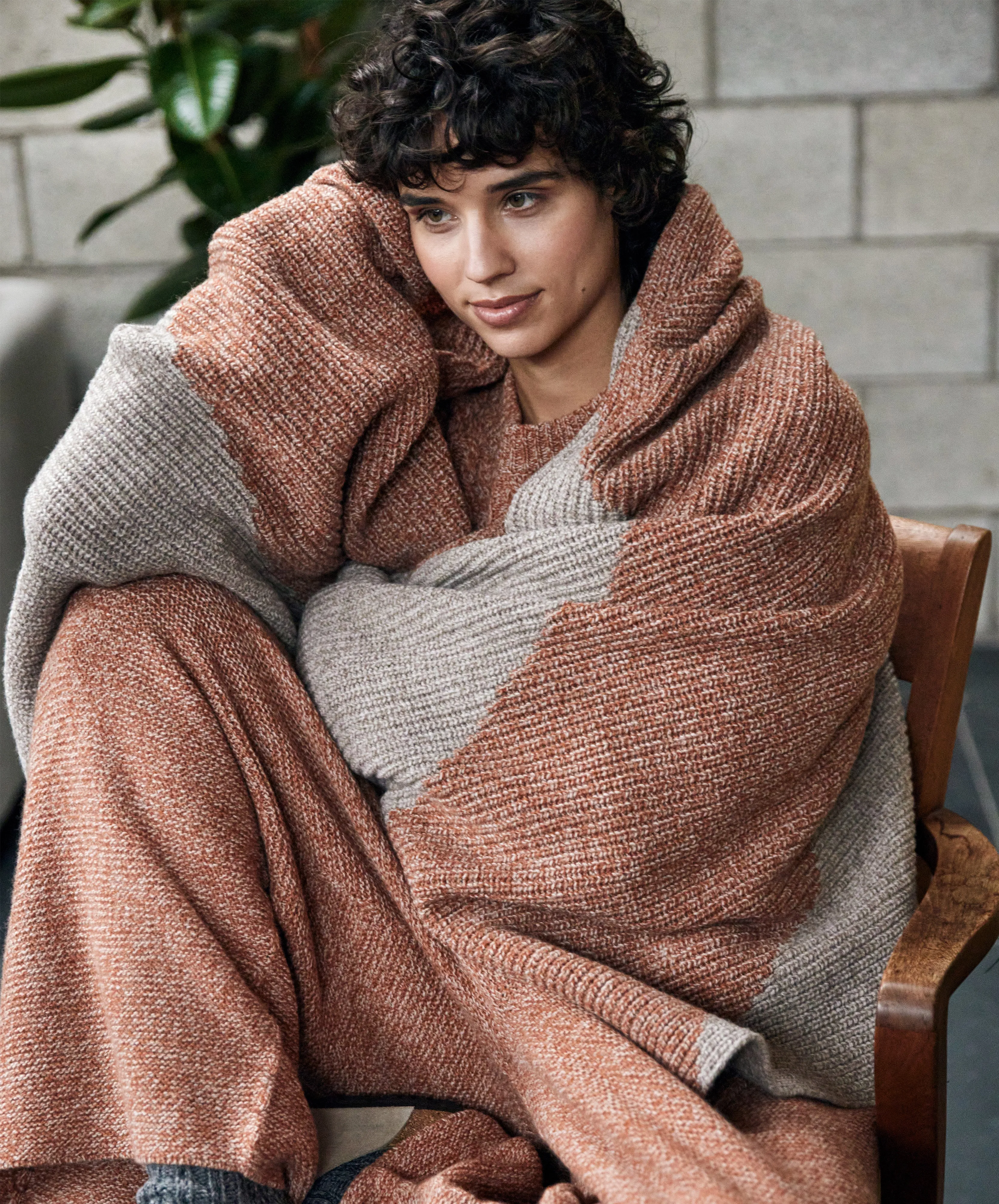 Wren Intarsia Throw Cedar Marl & Eggshell